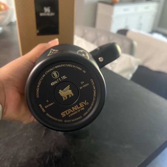 Stanley Black & Gold Patterned Designer 40 OZ Tumbler - Picture 5 of 5